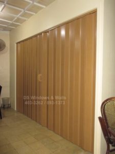 Light Oak Folding Door Deluxe Featured Project