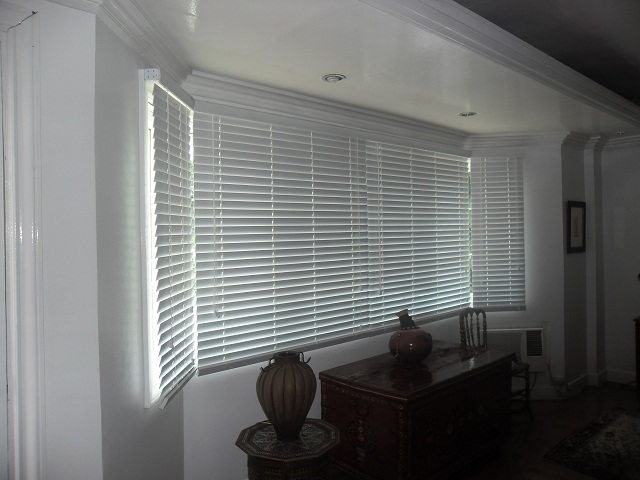 Faux Wood Blinds / Durawood Blinds ( White )