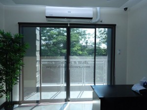 Dark Fabric Sunscreen Roller Blinds